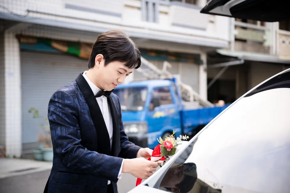 新郎與迎娶禮車